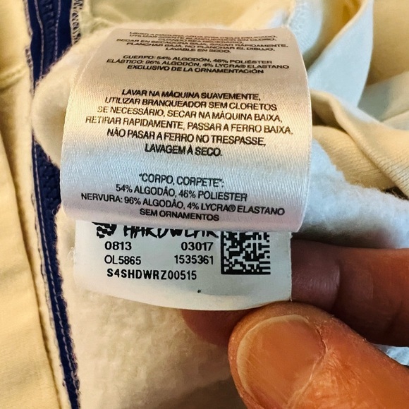 Mountain Hardwear women’s Cream Hoodie with Red and Blue Graphic size large - Picture 11 of 12